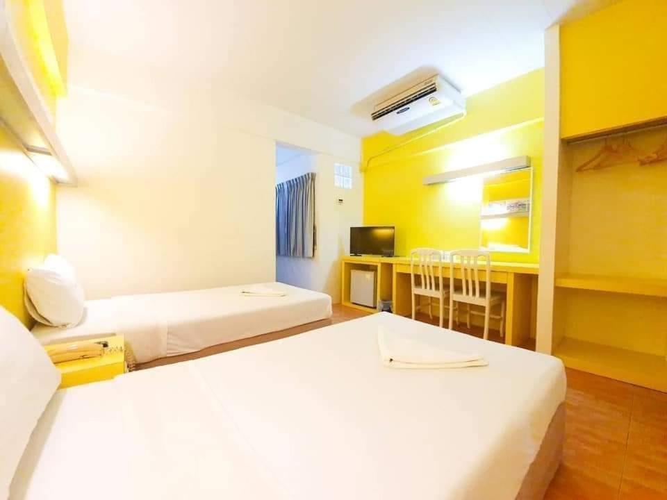 Bj City Hotel Surat Thani Exteriör bild