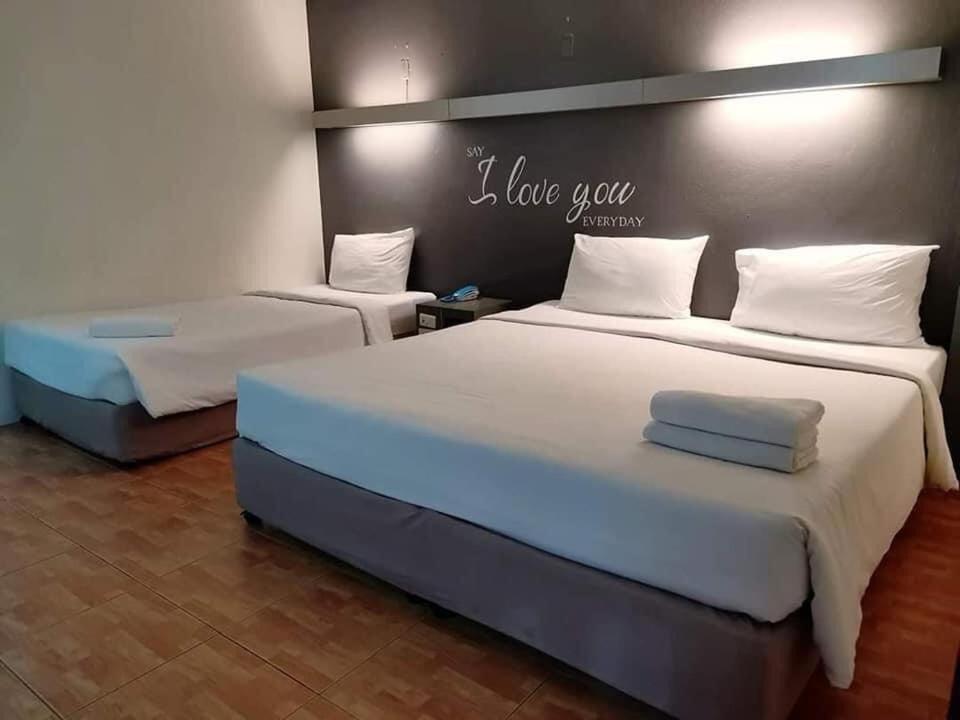 Bj City Hotel Surat Thani Exteriör bild